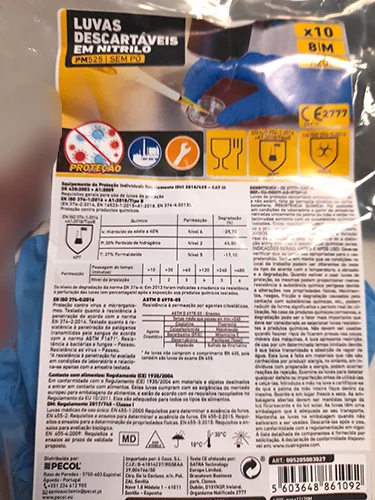 Disposable nitrile gloves