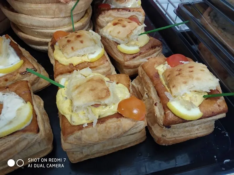 Plusieurs préparation traiteur: bouchée safranée / bouchée de la mer / quiches / blanquette et paupiette de veau