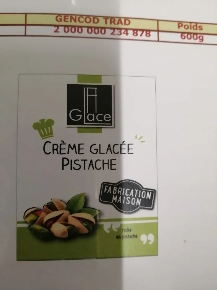 Crème glacée foret noire, crème glacée fromage blanc, crème glacée pistache, crème glacée praline, crème glacée tiramisu