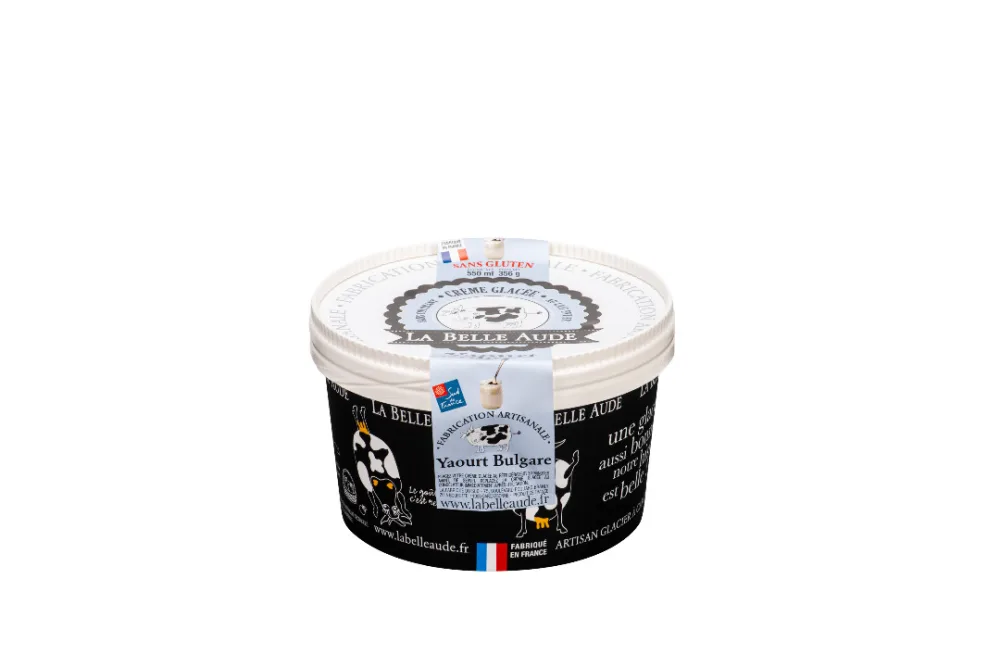 Crèmes glacées 500 et 550 ml : réglisse, rhum raisin aux raisins macérés dans un rhum ambré des antilles, façon tiramisu, vanille aux gousses de vanille bourbon de madagascar, yaourt bulgare.