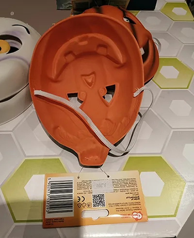 Fancy-dress mask