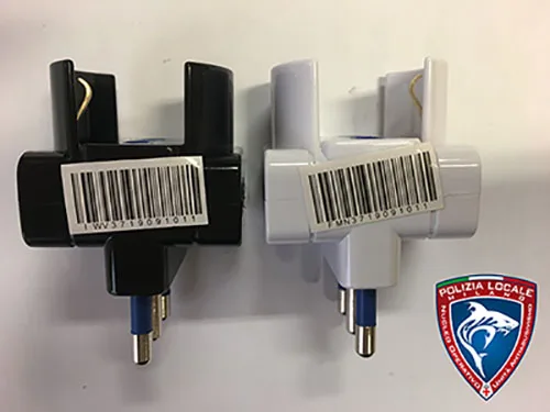 Multi-socket adaptor
