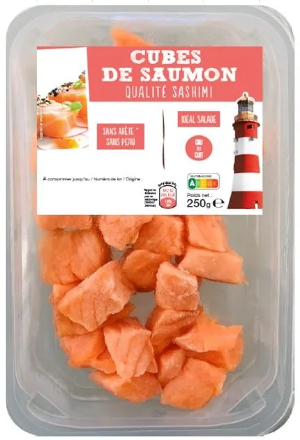 Cubes de saumon qualité sashimi