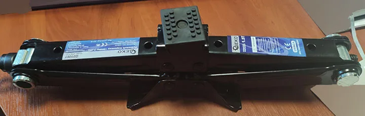 Scissor lift jack