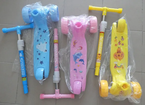 Toy scooter