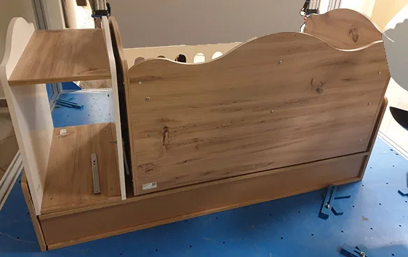 Babies' cot