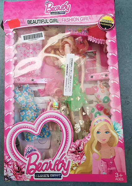 Plastic doll set