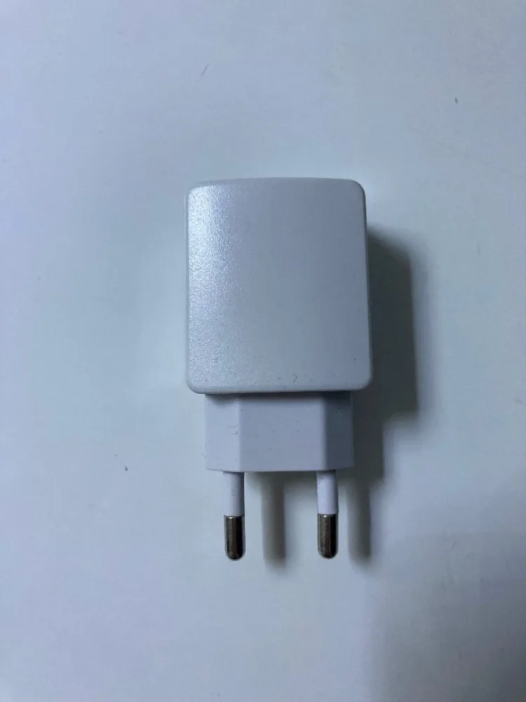 Adaptateur chargeur blanc modèle cj-50100czw 7643