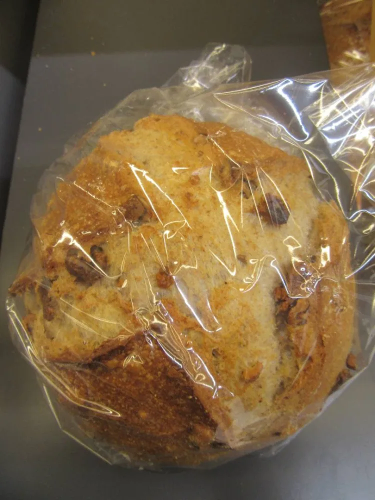 Pain campagnard, boule campagne, pavé de campagne, pain aux figues, pain de campagne aux noix