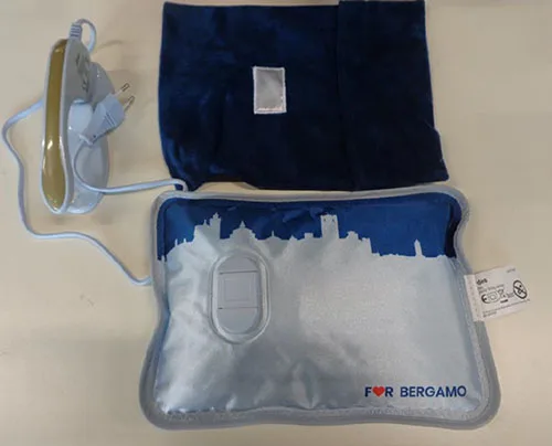 Electric hot water pouch