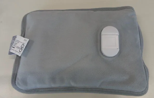 Electric hot water pouch