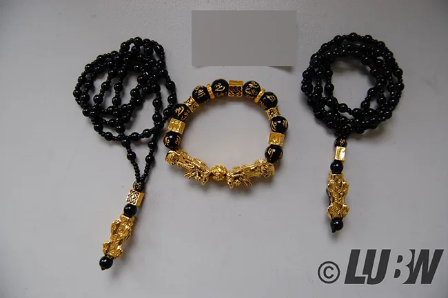 Necklace and bracelet set