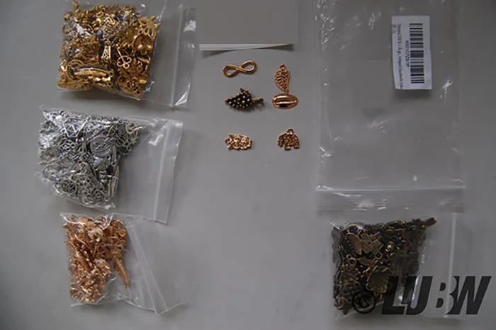 Pendants set