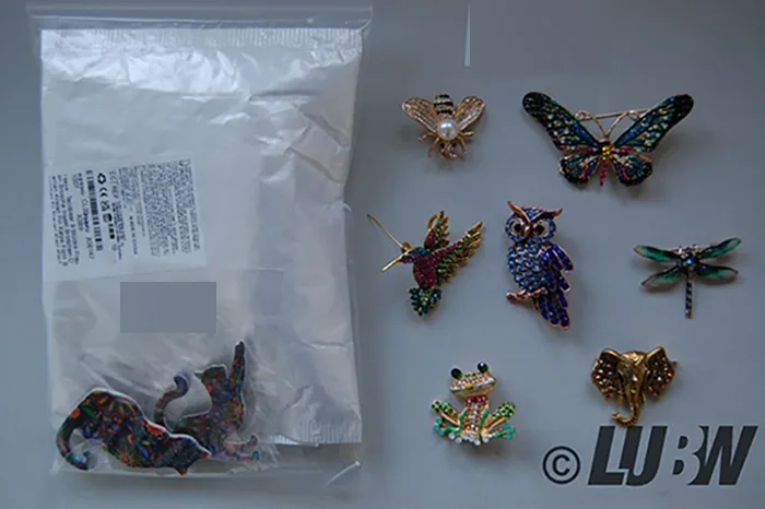 Brooches set
