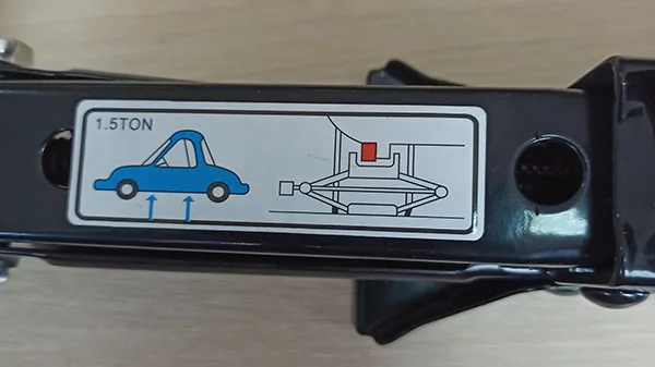 Scissor jack