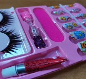 False nails and self-adhesive eyelashes