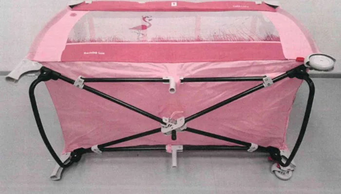 Travel cot
