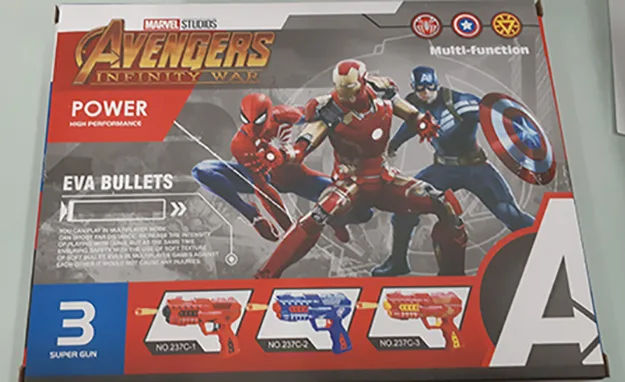 Toy gun set with projectiles