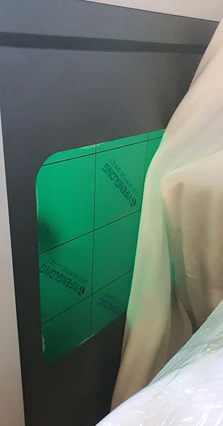 Laser processing machine