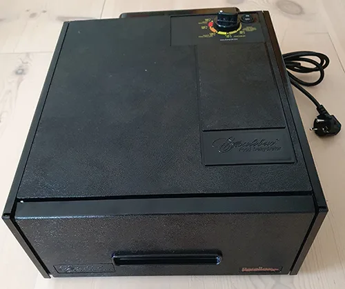 Food dehydrator