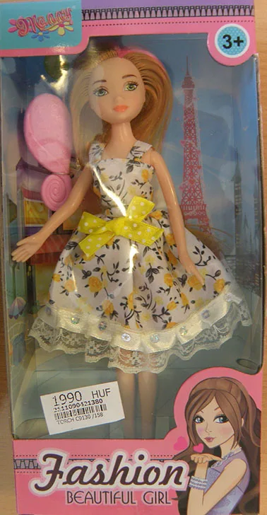 Plastic doll with accesiores