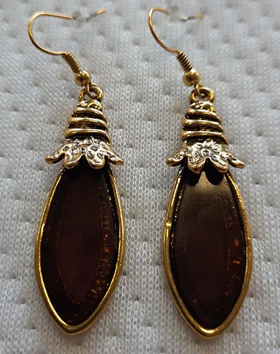 Necklace and earrings set