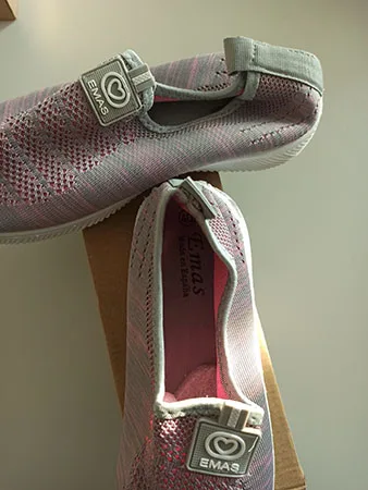 Women's flat shoes