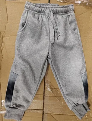 Childrens' clothing set