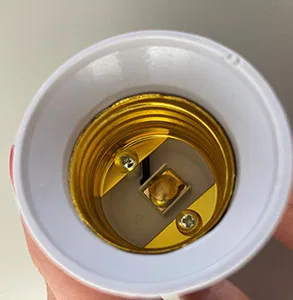 Lamp socket adapter