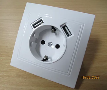 In-wall socket