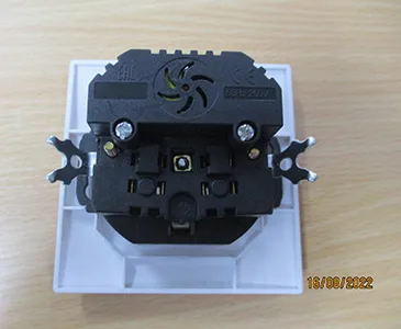 In-wall socket