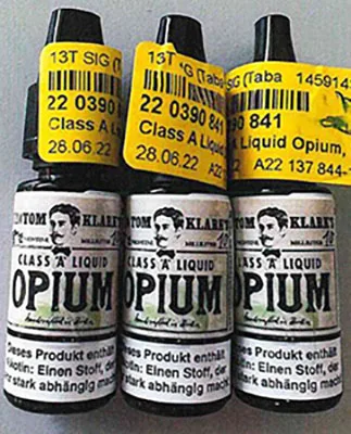Liquid for electronic cigarettes