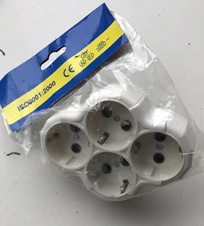 Multiplug socket