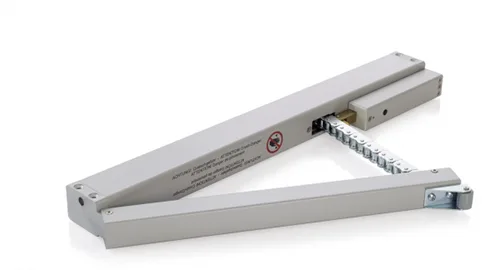 Chain drive in smoke and heat extraction systems