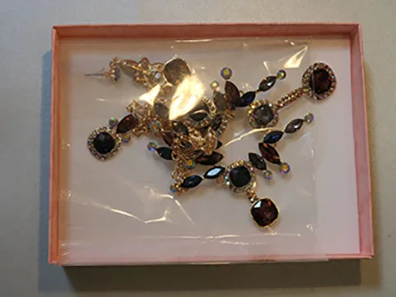 Necklace and earring set