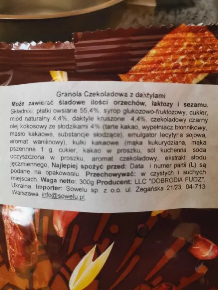 Ostrzeżenie publiczne dotyczące żywności: Brak deklaracji składnika alergennego – orzeszków ziemnych na polskojęzycznej etykiecie produktu pn. San Granola czekoladowa z daktylami, 300 g