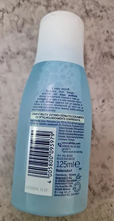 Eye make-up remover