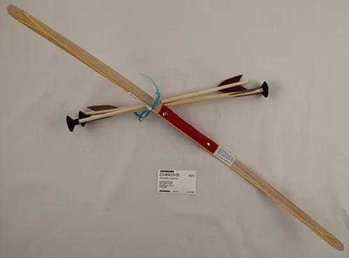 Toy bow and arrows set