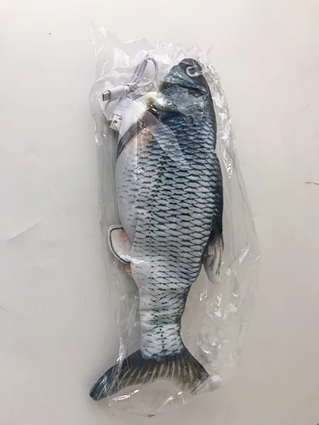 Fish shaped pet toy