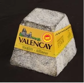 Valençay fermier aop 220g et pyramide fermière