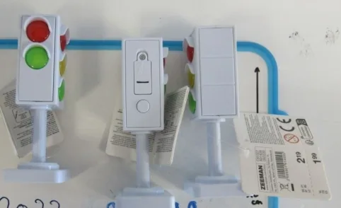 Toy traffic lights