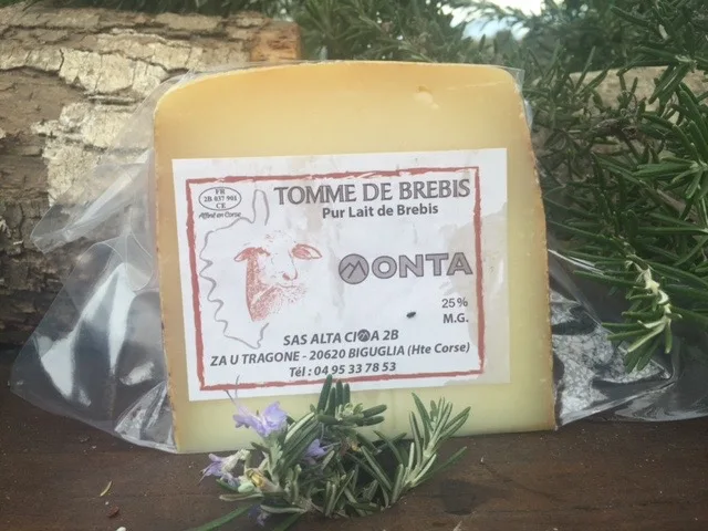 Tomme de brebis monta