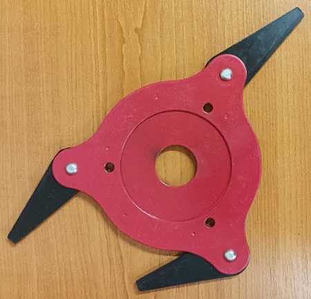 Flail-type cutting attachment for brush cutter