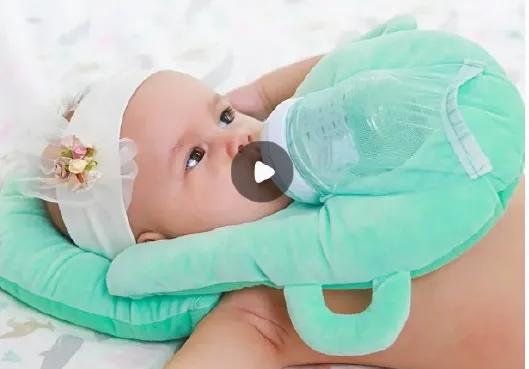 Baby self-feeding pillow
