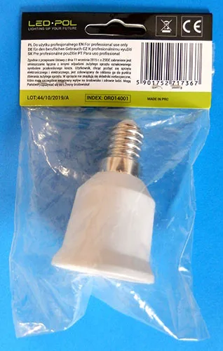 Lamp holder adaptor