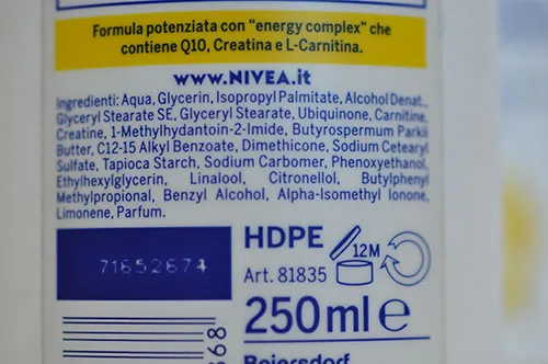 Moisturising milk