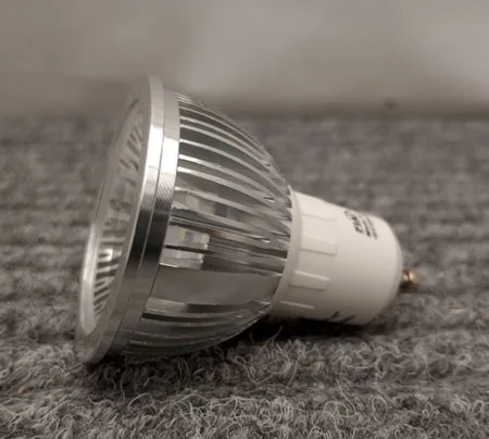 LED light bulb