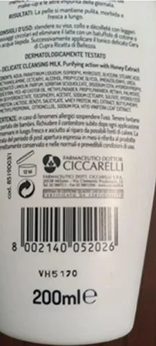 Cleansing milk