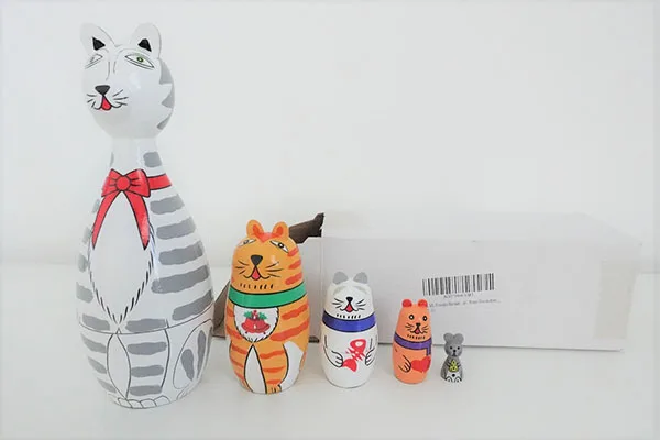 Nesting doll set