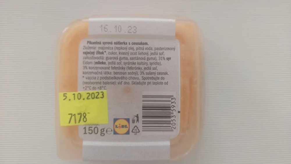 Nevyhovujúci výrobok Pikantná syrová nátierka s cesnakom, Delimax
